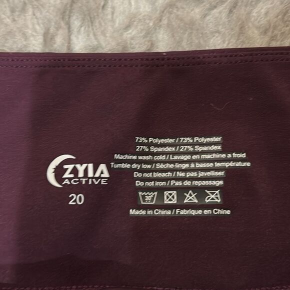 Zyia active plum and white logo stripe light n tight hi rise crop 17” - Picture 2 of 4